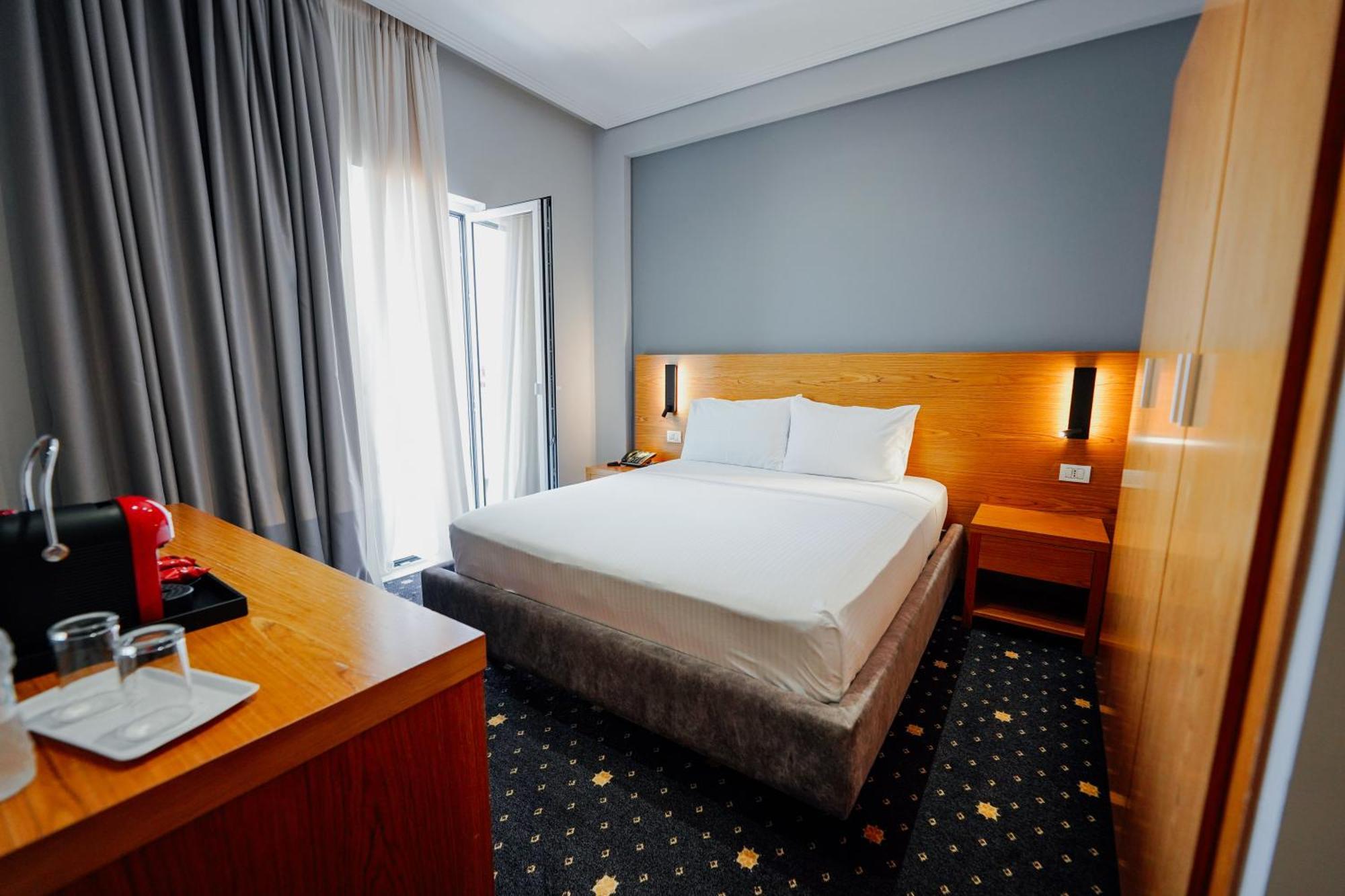 Hotel Agimi Saranda Extérieur photo