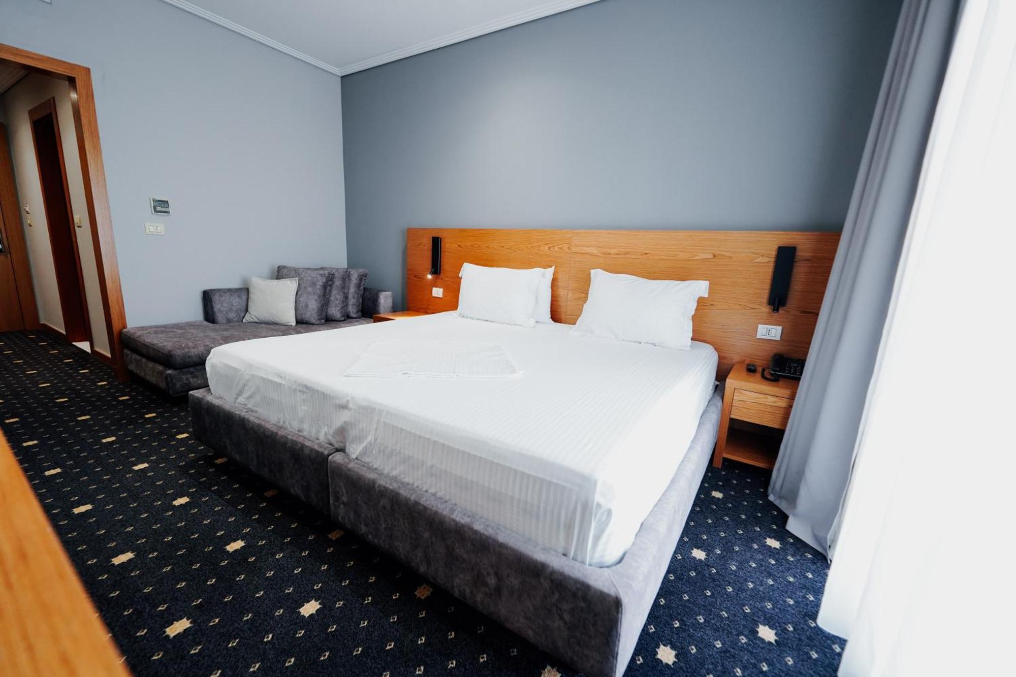 Hotel Agimi Saranda Extérieur photo