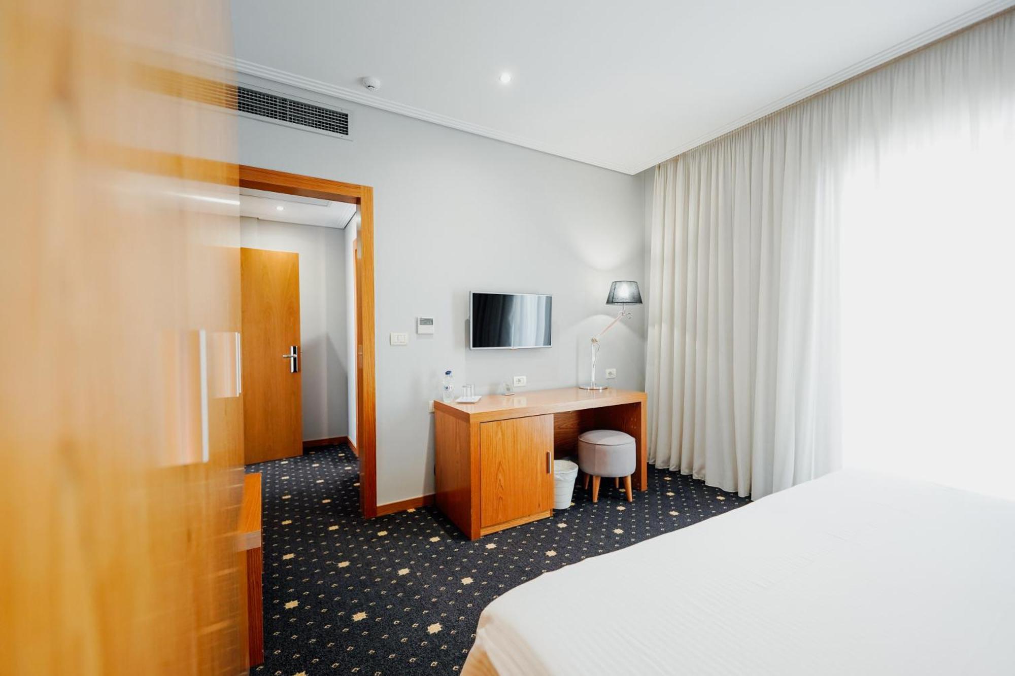 Hotel Agimi Saranda Extérieur photo