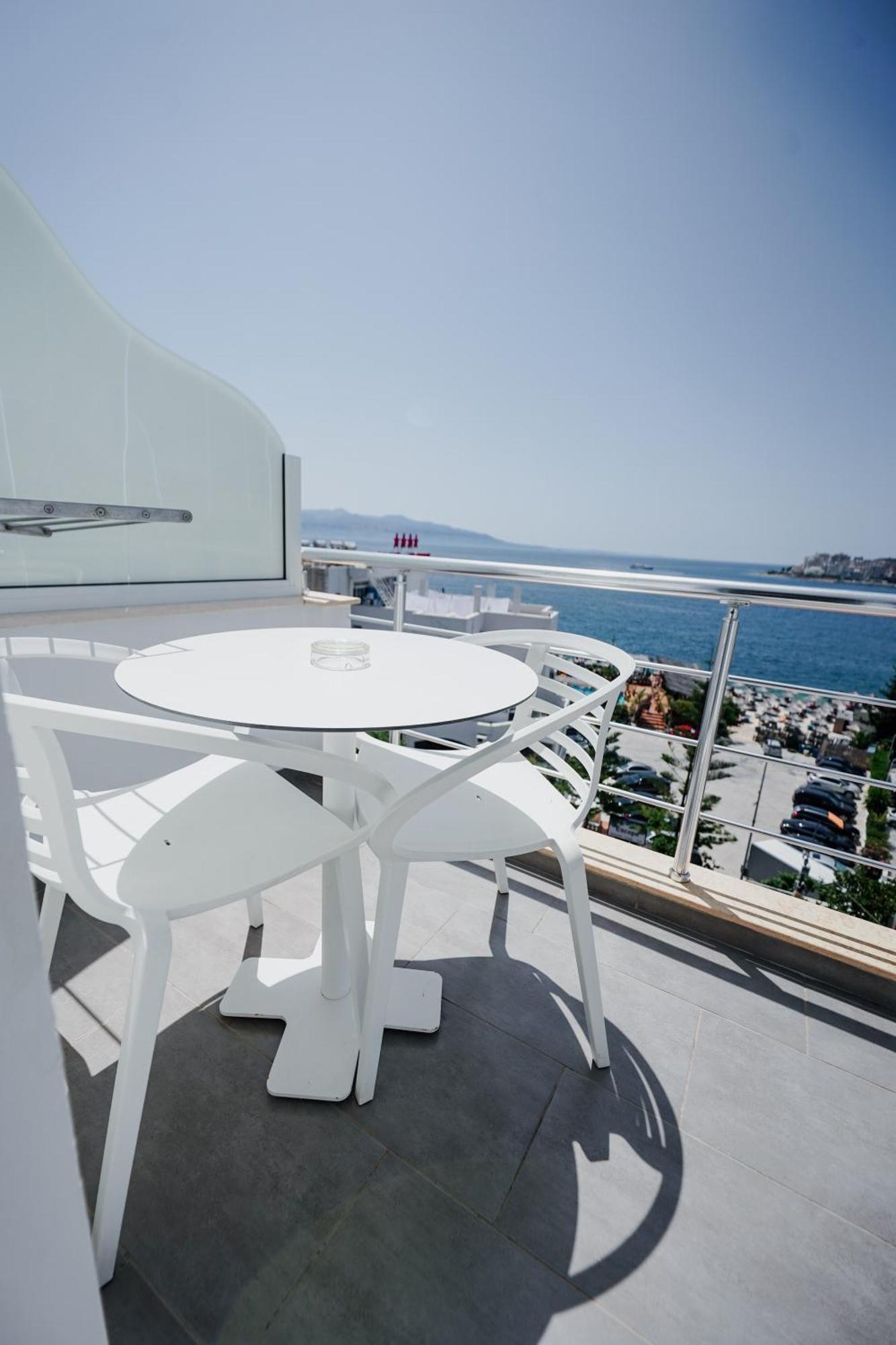Hotel Agimi Saranda Extérieur photo
